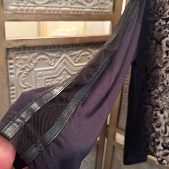 Gerry Weber v neck top - Picture 5 of 6